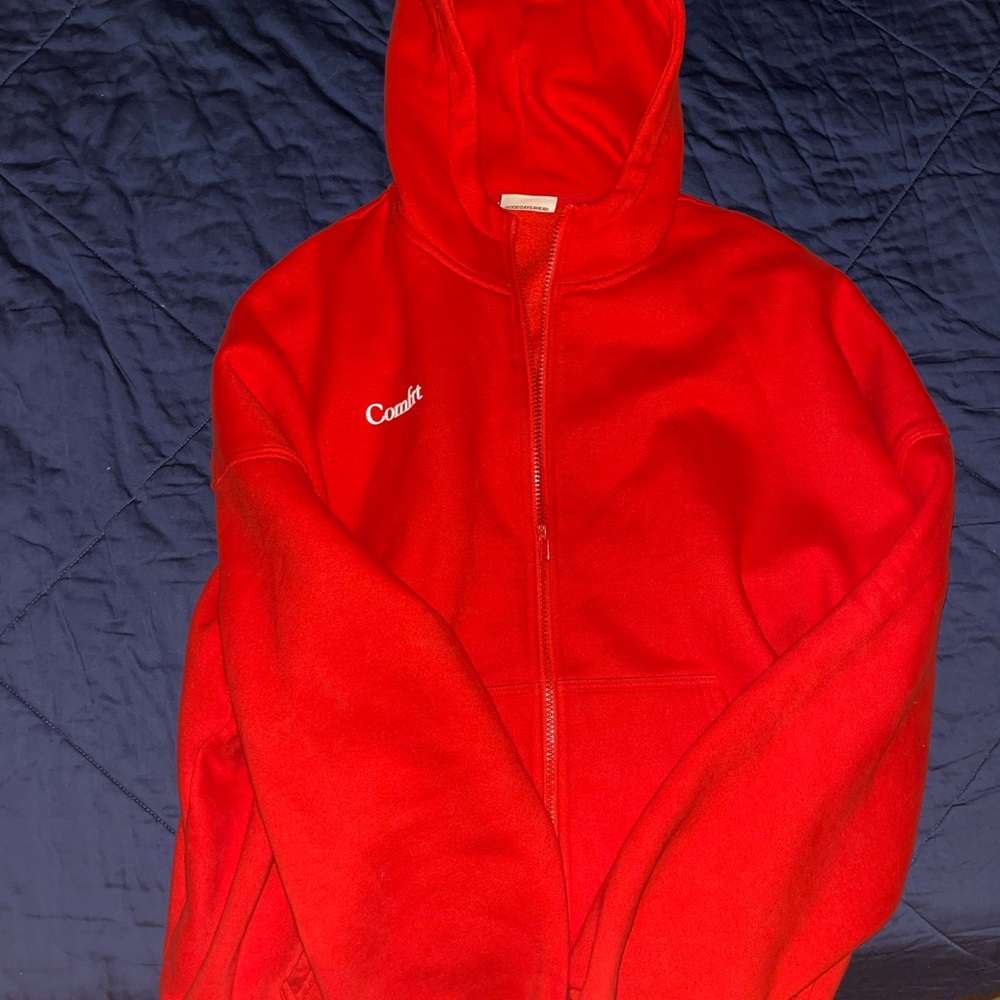 Comfrt Women’s Red Sweatpants & Joggers Set - Picture 5 of 7
